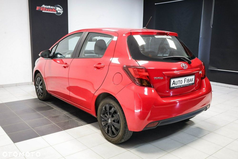 Toyota Yaris - 10