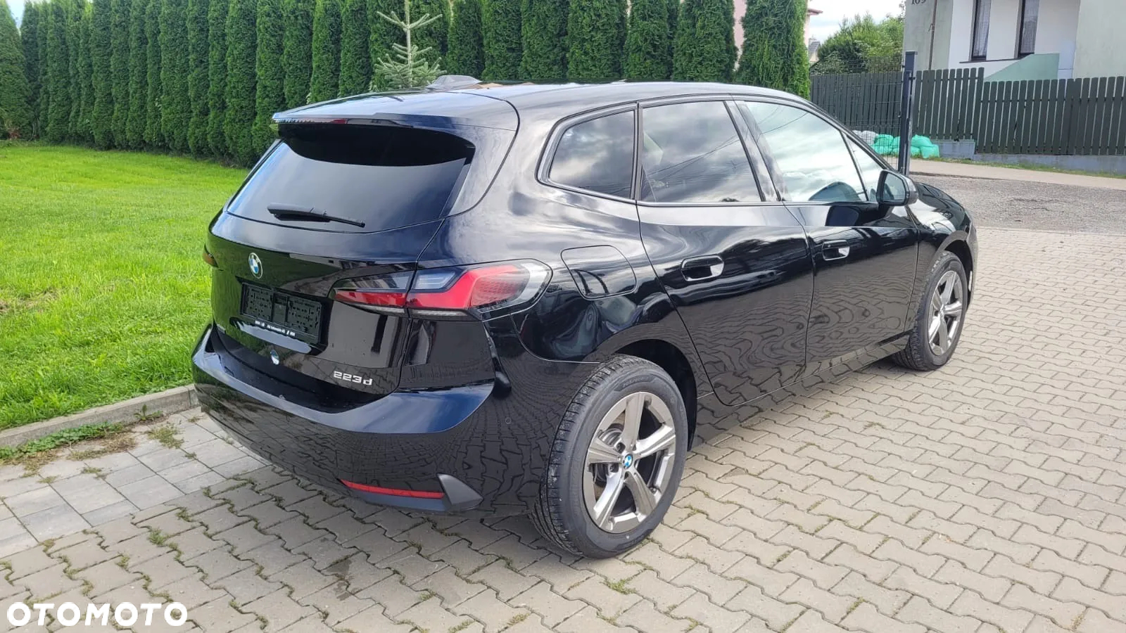 BMW Seria 2 223d xDrive Active Tourer - 2