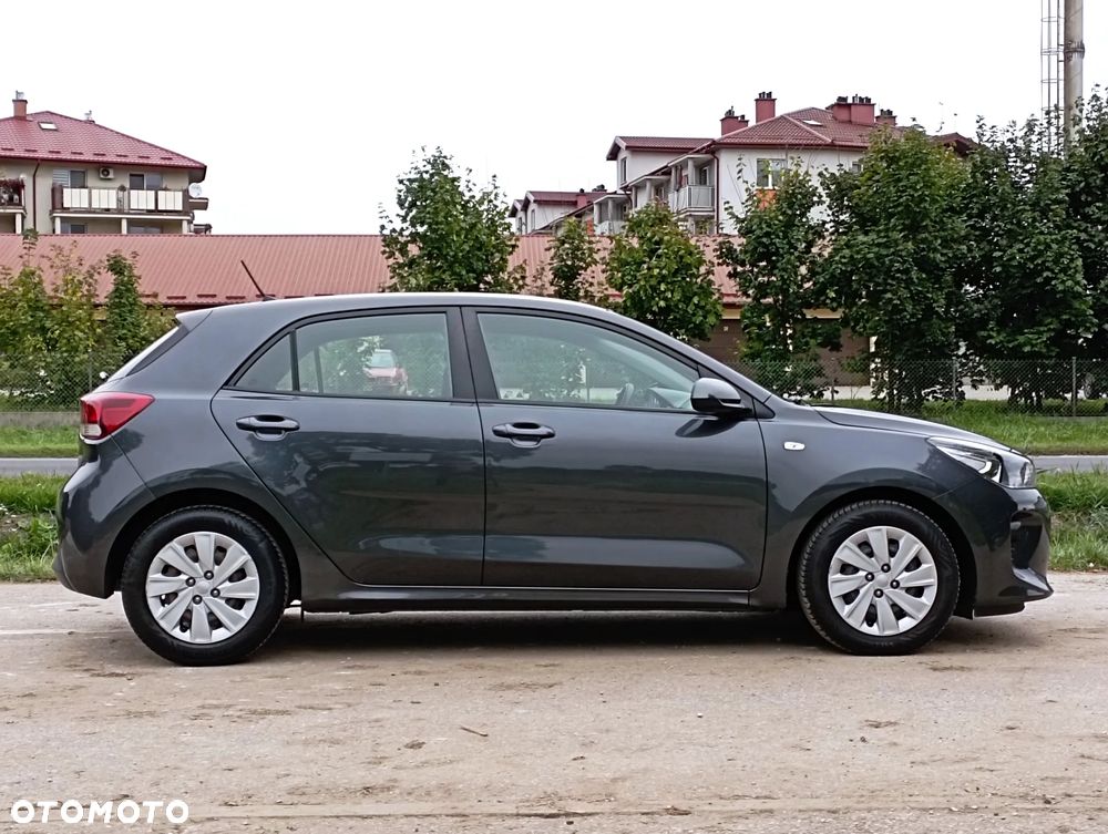 Kia Rio - 12