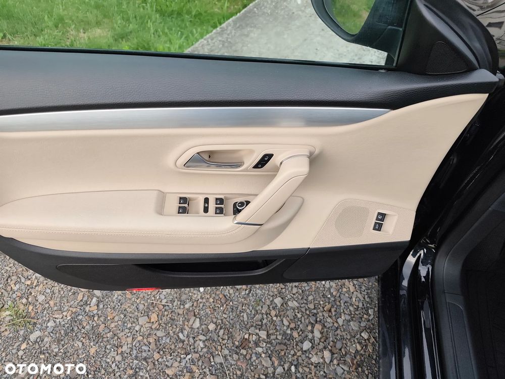 Volkswagen Passat CC - 16
