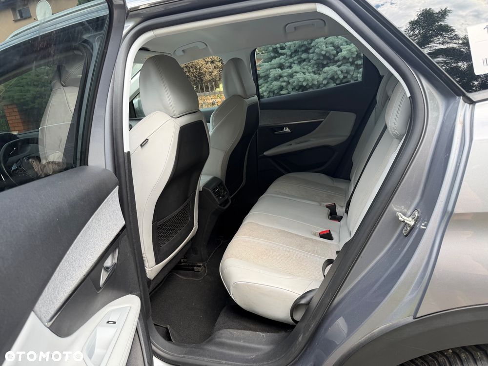 Peugeot 3008 BlueHDi 130 Stop & Start EAT8 Allure Pack - 11