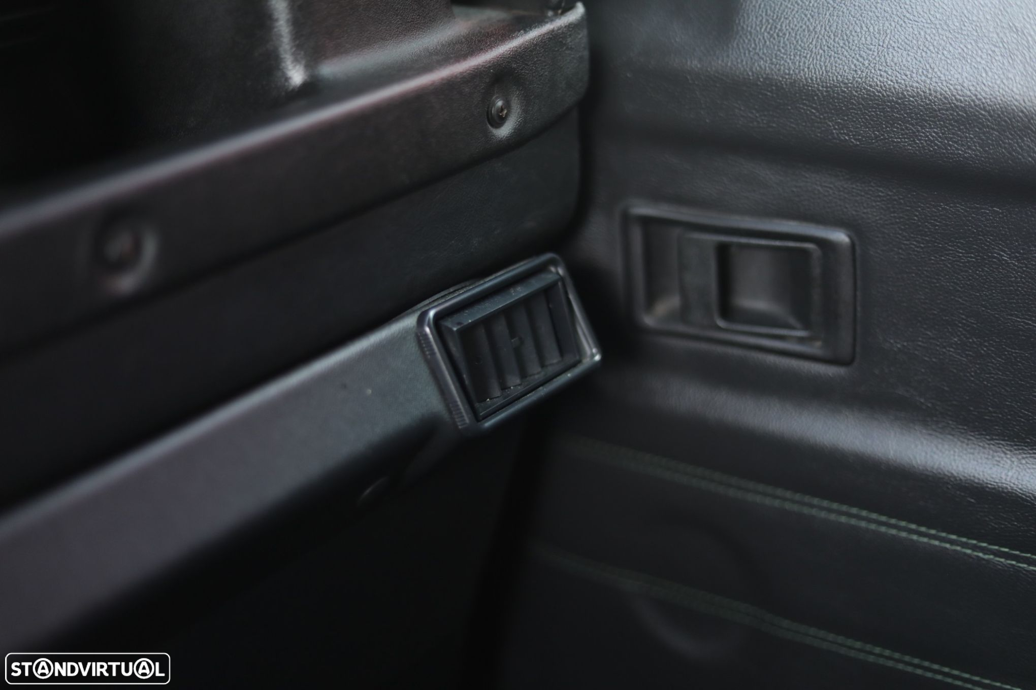 Land Rover Defender 90 2.5 TD5 Metal Top - 16