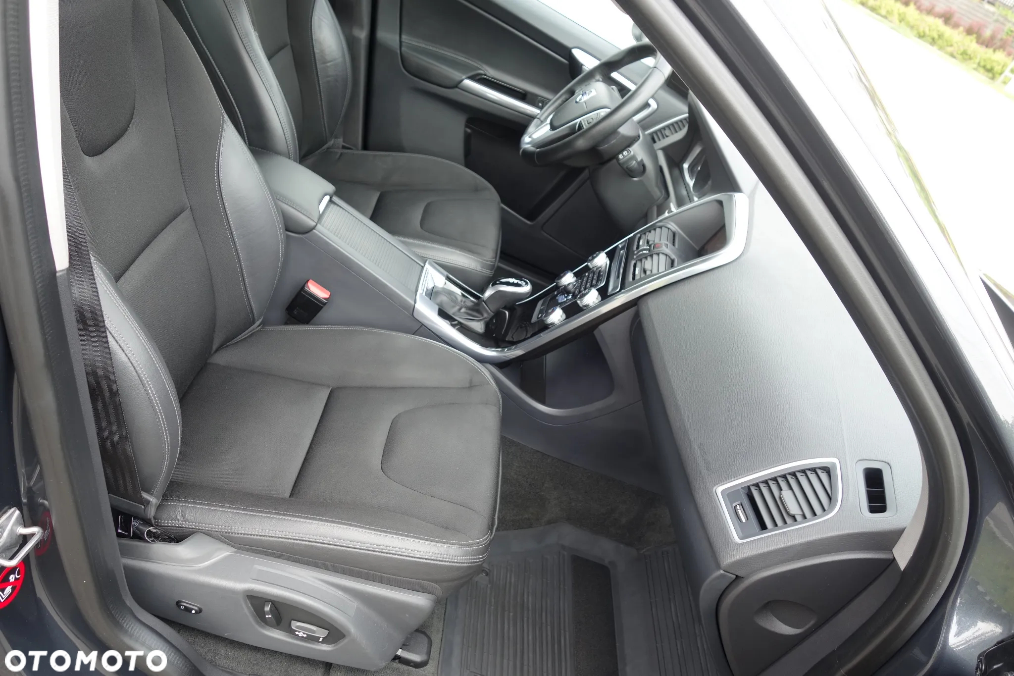 Volvo XC 60 D3 Drive-E Summum - 9