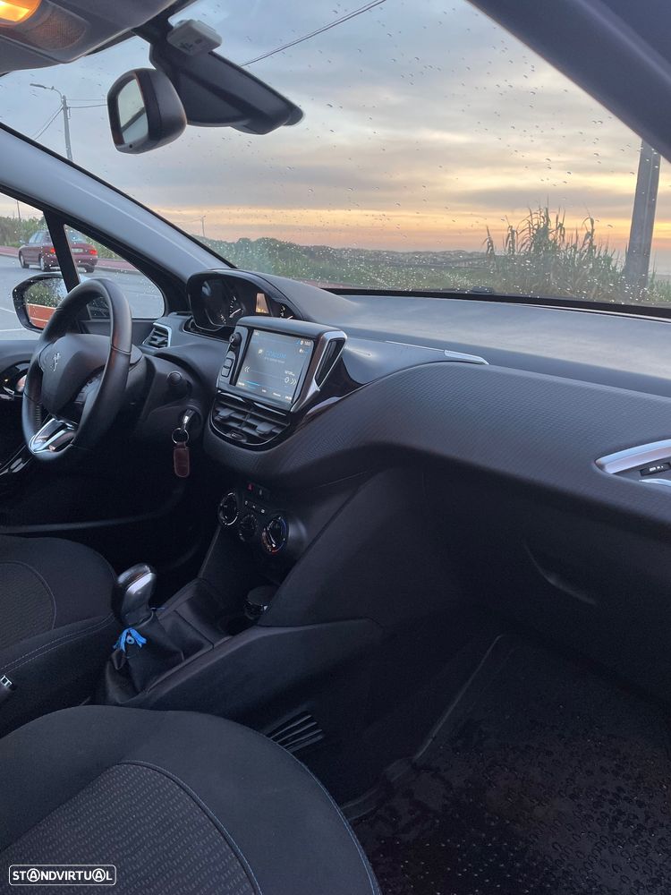 Peugeot 208 1.2 PureTech Style - 7
