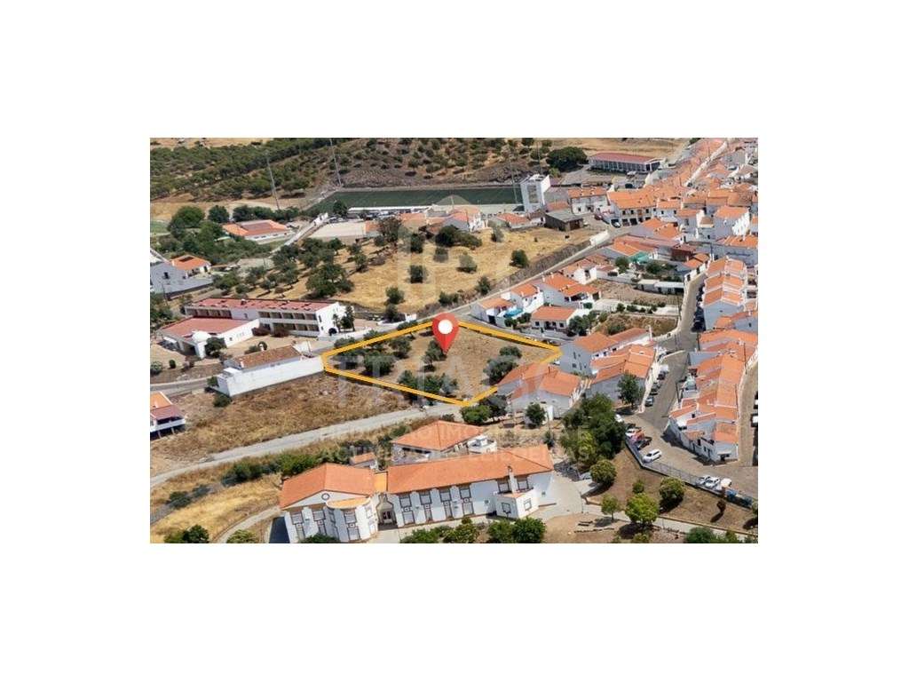 Terreno Rústico de 1.800m2 - Grande imagem: 2/2