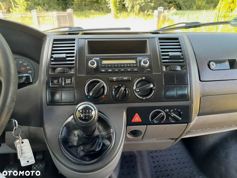 Volkswagen Multivan - 12