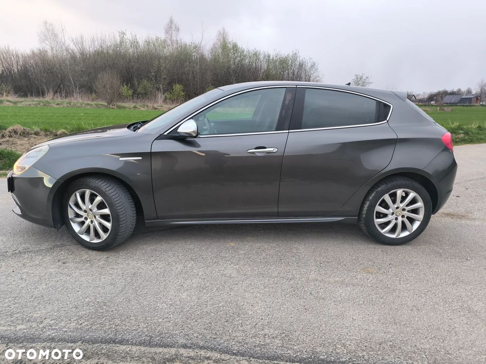 Alfa Romeo Giulietta 2.0 JTDM 16V - 4