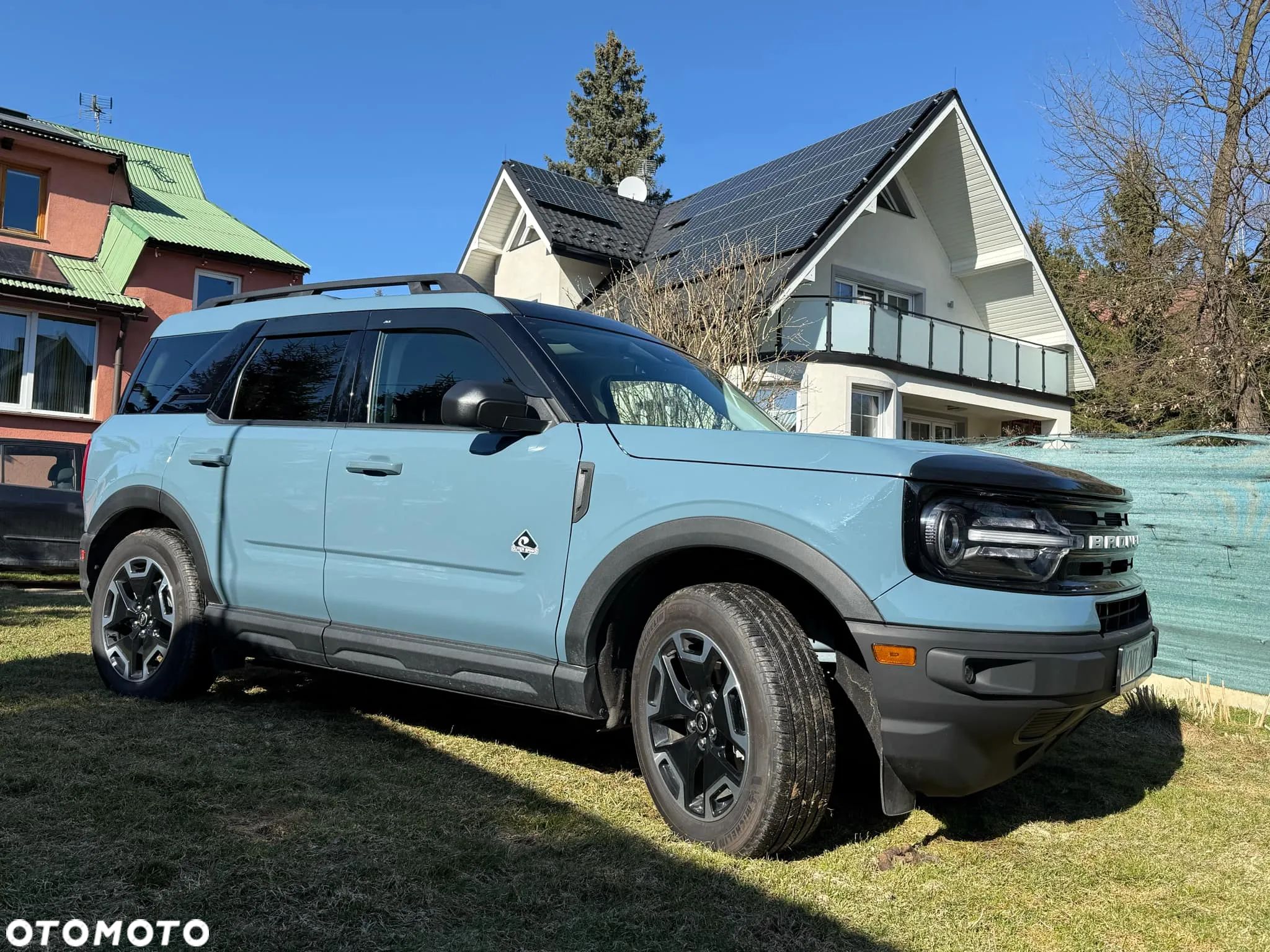 Ford Bronco - 1