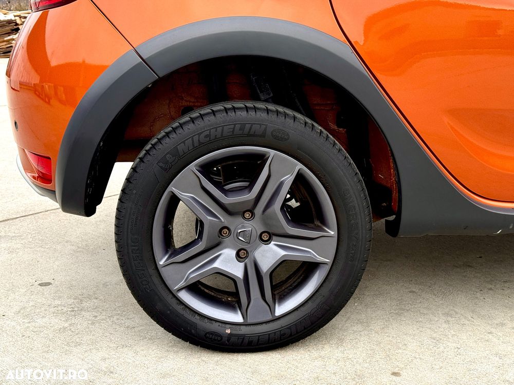 Dacia Sandero TCe 90 Celebration - 25