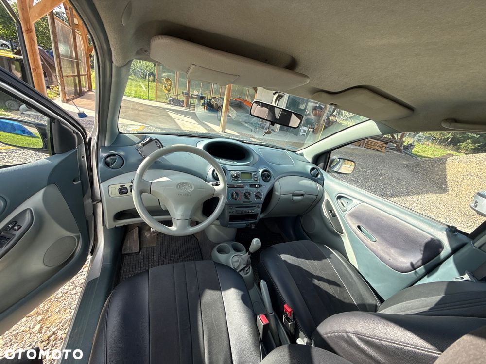 Toyota Yaris - 8