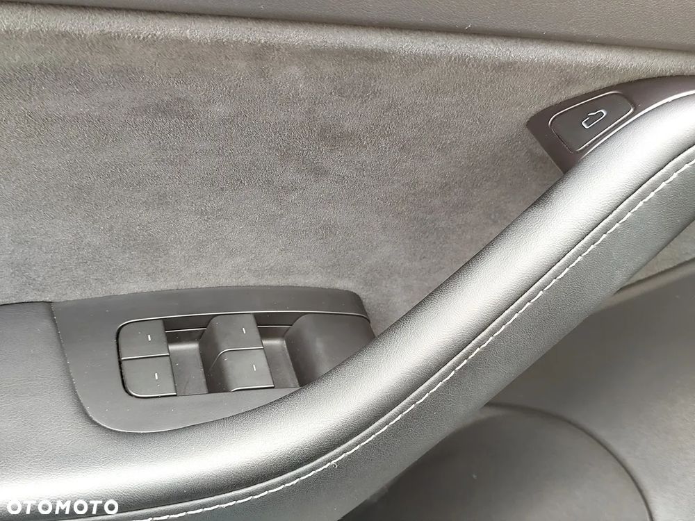 Tesla Model 3 - 17
