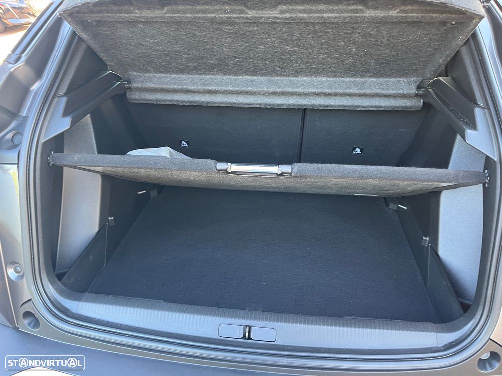 Peugeot 2008 1.5 BlueHDi Allure Pack EAT8 - 39