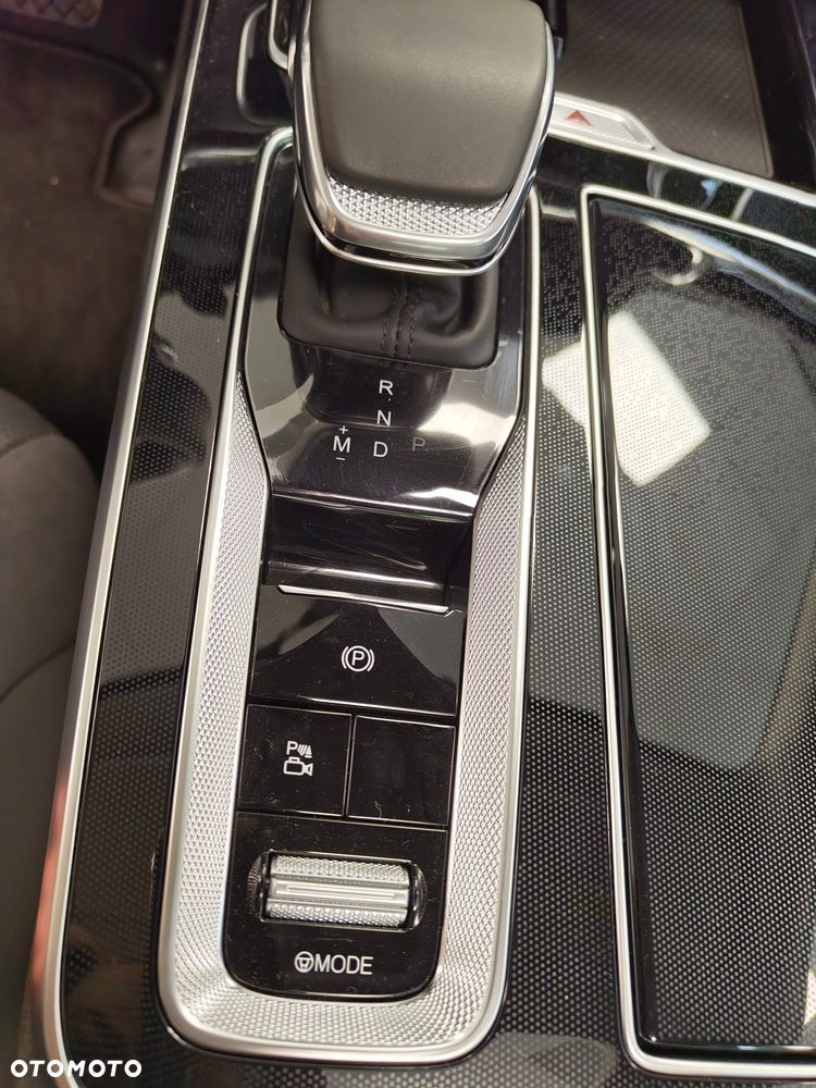 Hongqi HS5 2.0T Executive AWD - 24