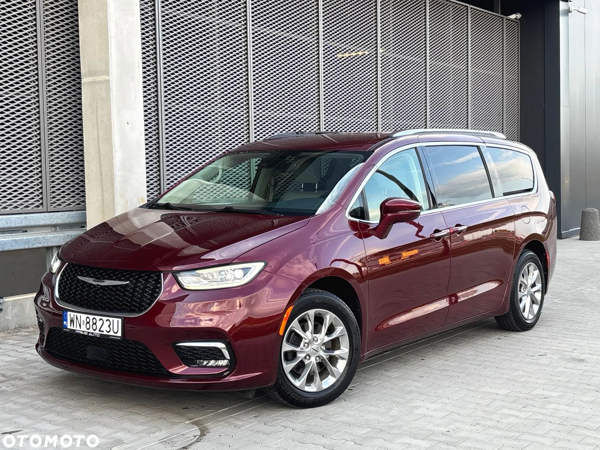 Chrysler Pacifica - 1