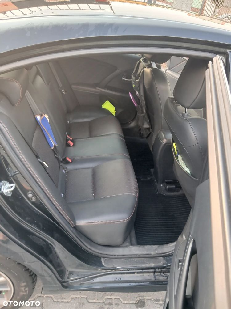 Toyota Avensis 2.0 Premium MS - 15