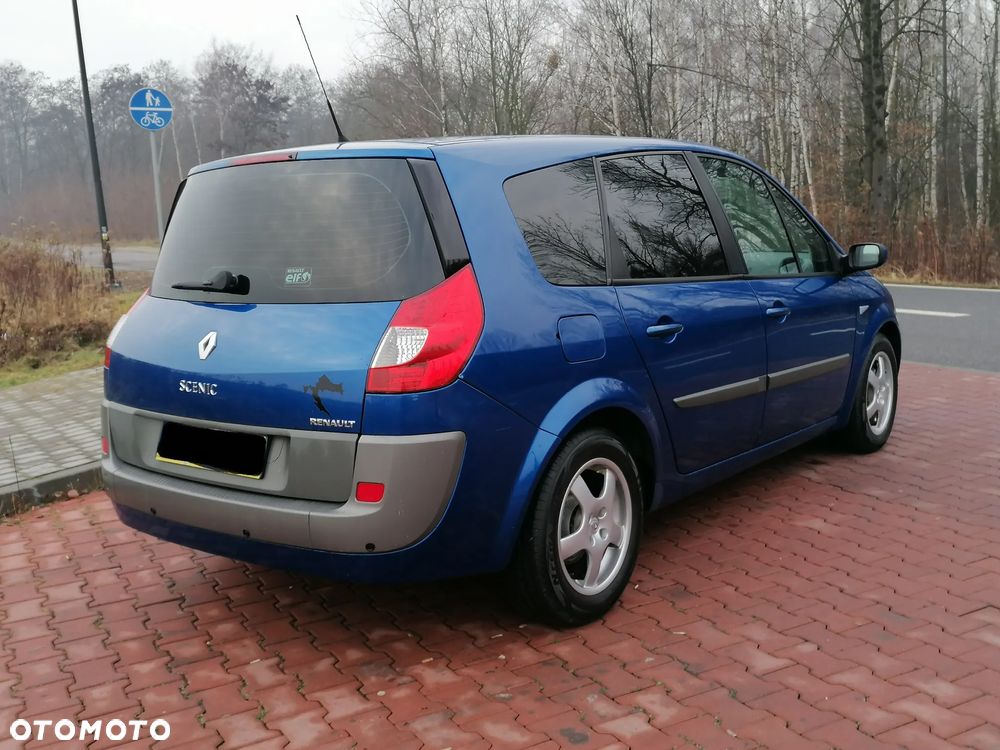 Renault Grand Scenic 2.0 16V Avantage - 11