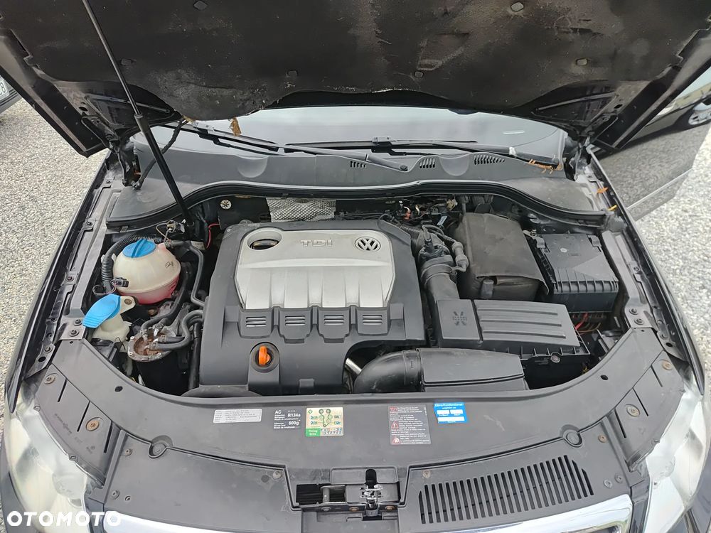 Volkswagen Passat 2.0 TDI DPF DSG Highline - 31