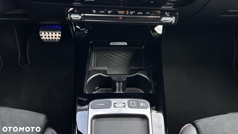 Mercedes-Benz CLA - 20