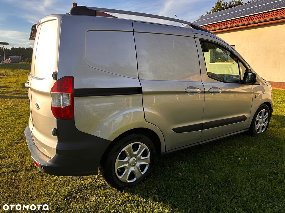 Ford Transit Courier - 3
