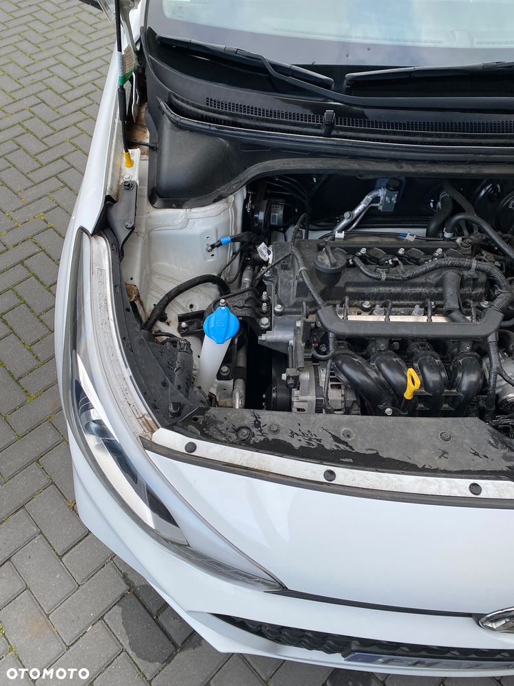 Hyundai i20 1.2 YES Gold - 22