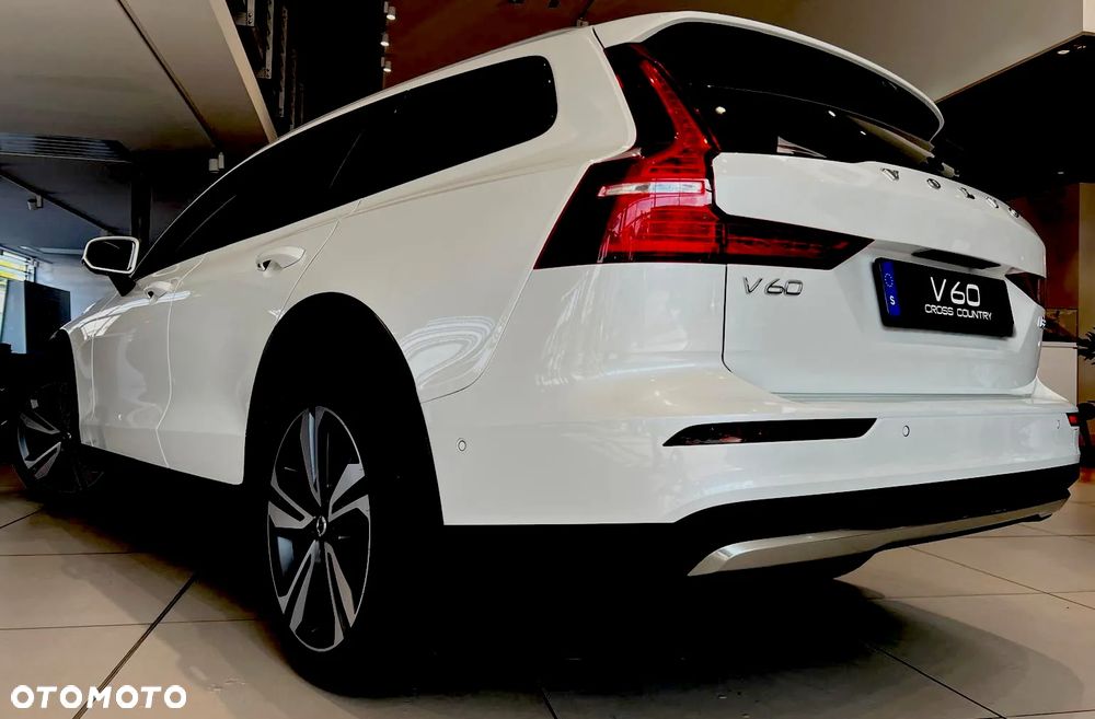 Volvo V60 B5 B AWD Ultimate Dark - 10