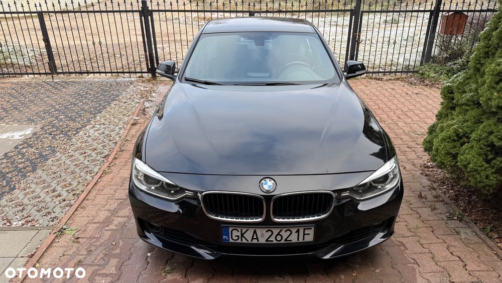 BMW Seria 3 320i xDrive - 12