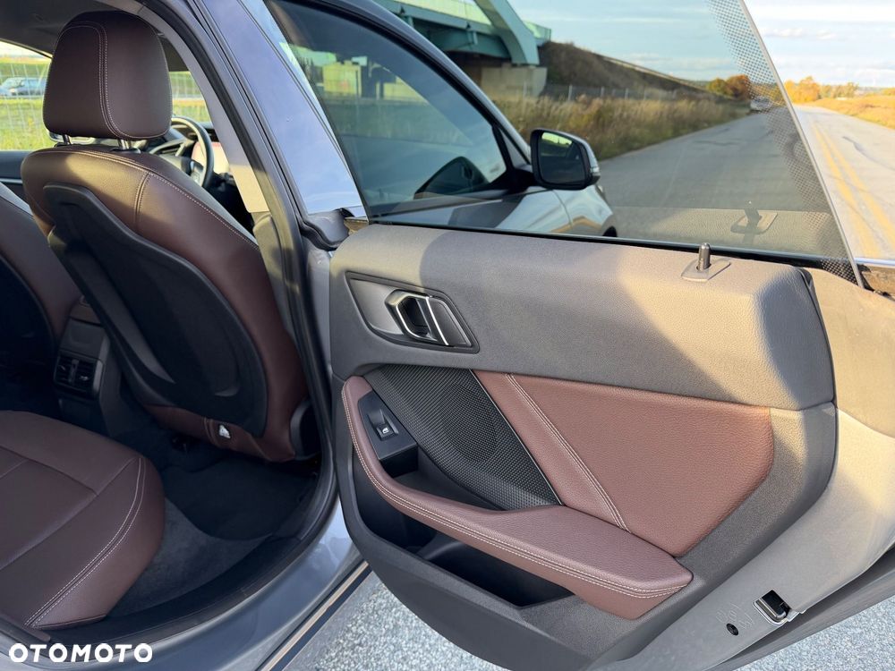 BMW Seria 2 218i - 8