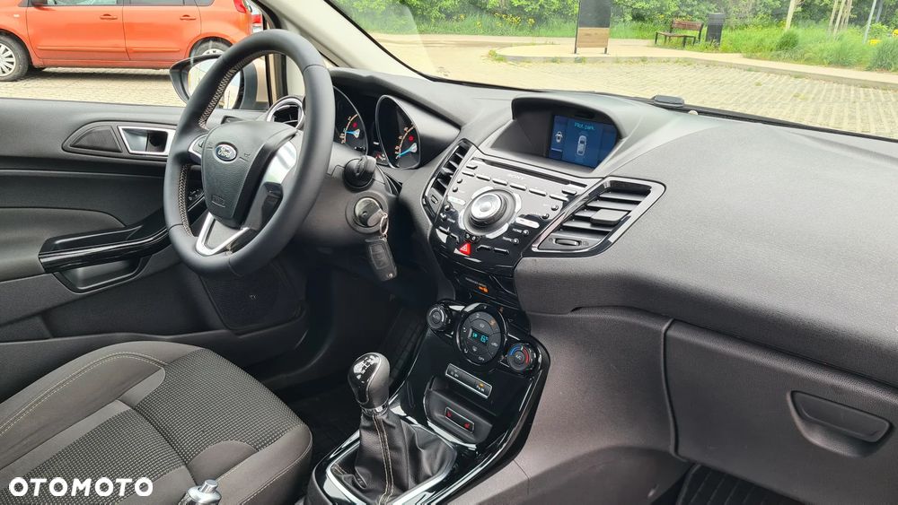 Ford Fiesta 1.0 EcoBoost S&S TITANIUM - 8