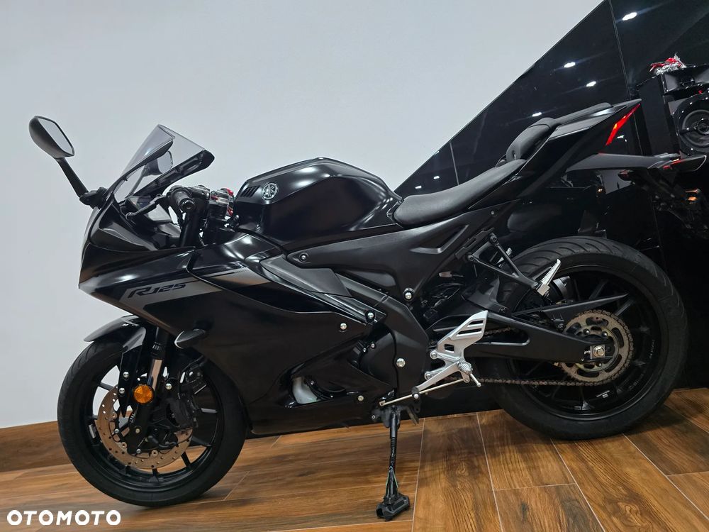 Yamaha YZF - 32