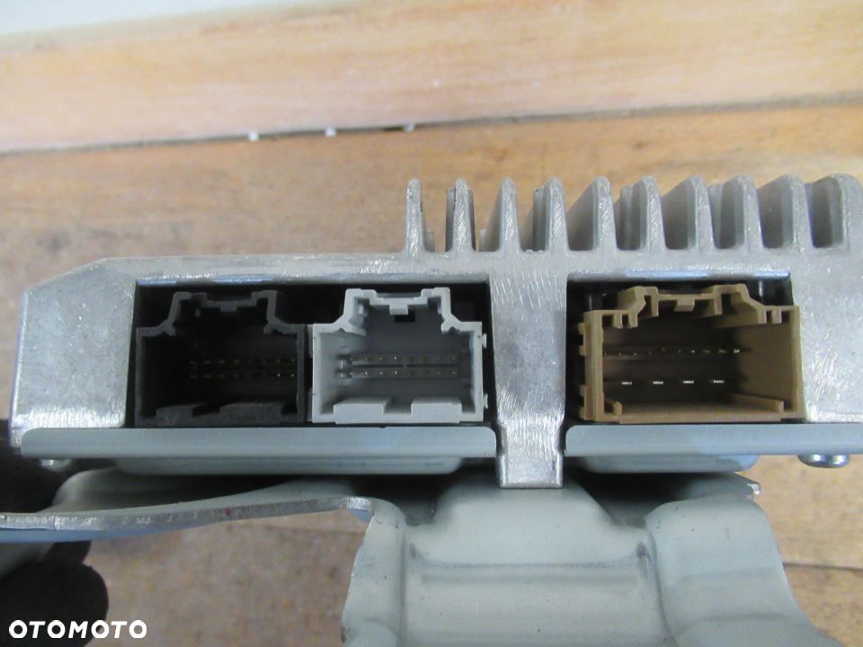 WZMACNIACZ RADIA FORD MUSTANG VI 6 2014- - 6