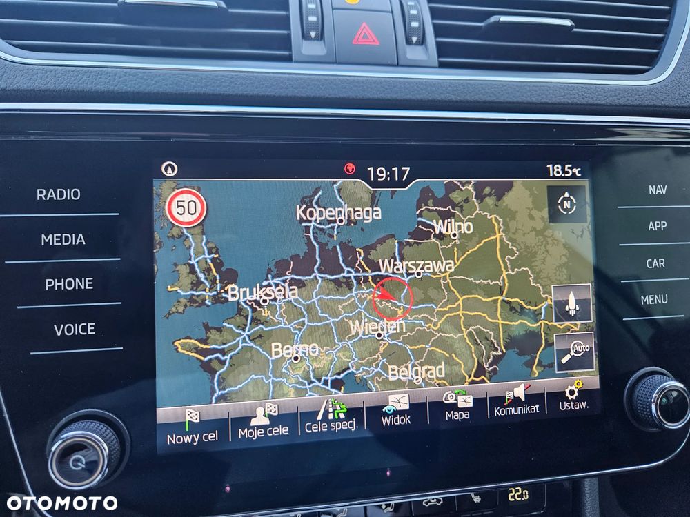 Skoda Superb 2.0 TDI DSG Ambition - 34