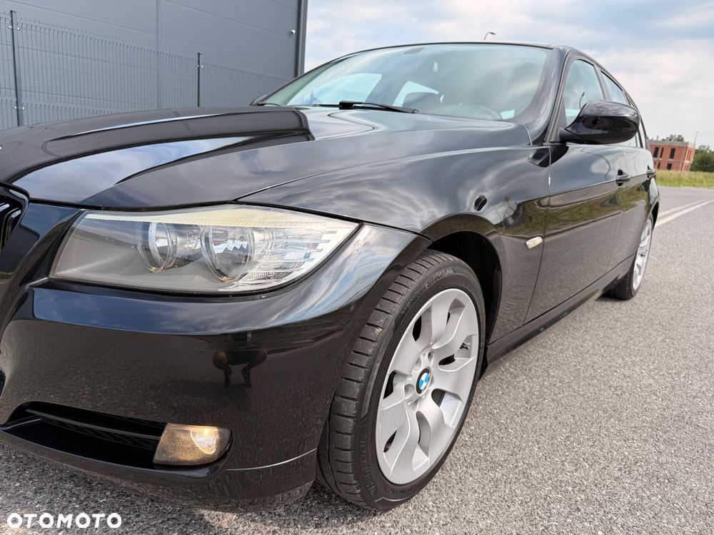 BMW Seria 3 318d DPF Edition Sport - 17