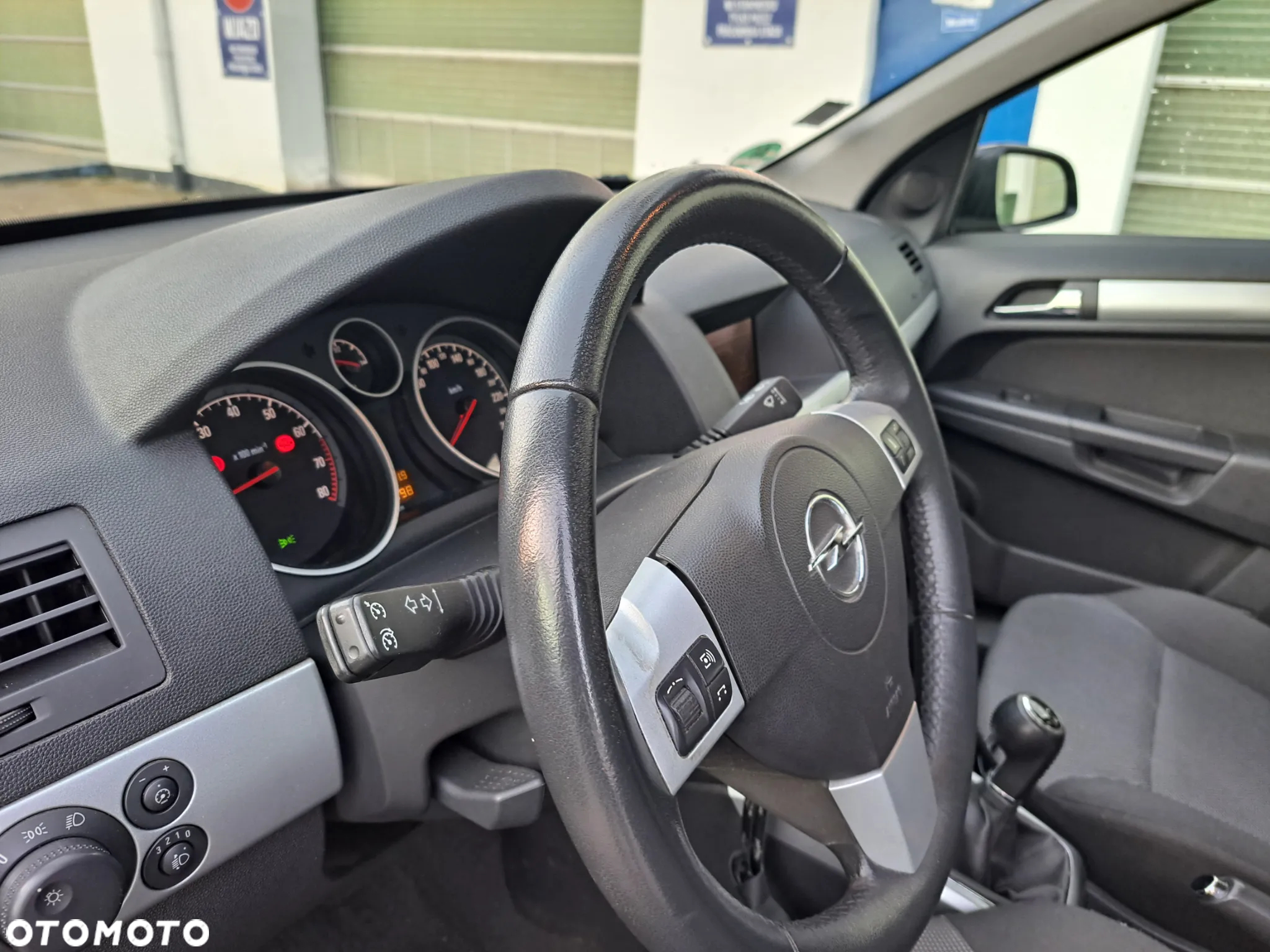 Opel Astra 1.6 Caravan NAVI - 24