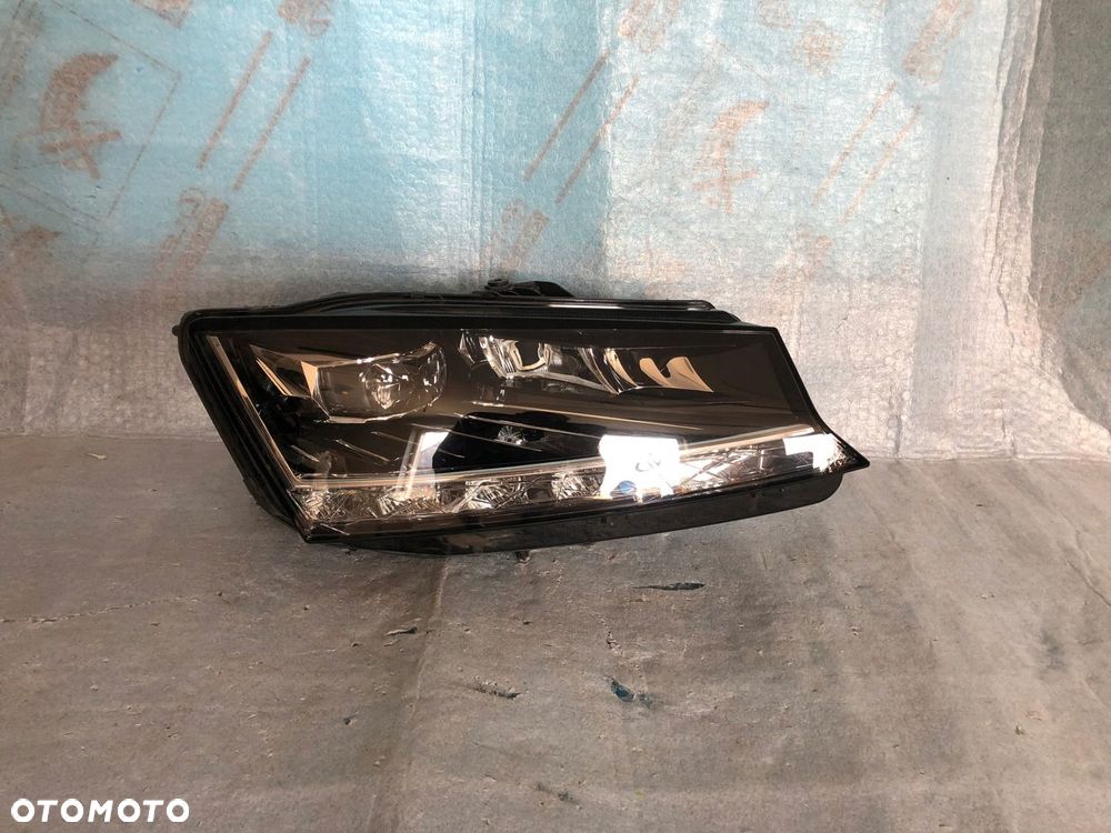 REFLEKTOR PRAWY SKODA FABIA III LIFT FULL LED