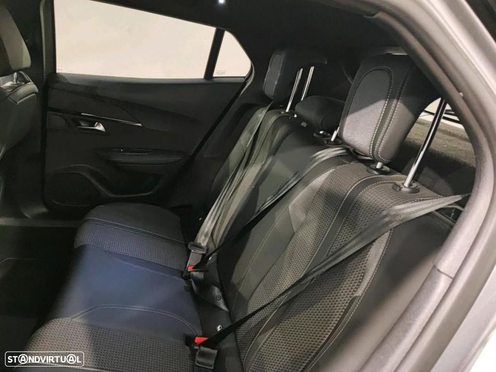 Peugeot 2008 1.5 BlueHDi GT EAT8 - 5