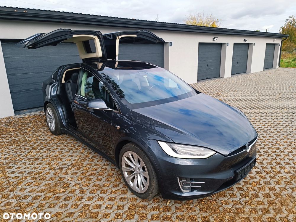 Tesla Model X Long Range Plus - 21
