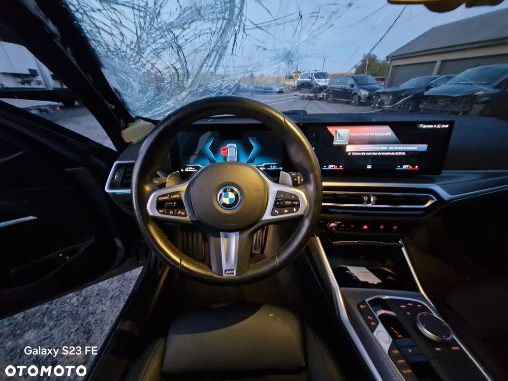 BMW Seria 3 320e xDrive M Sport - 12