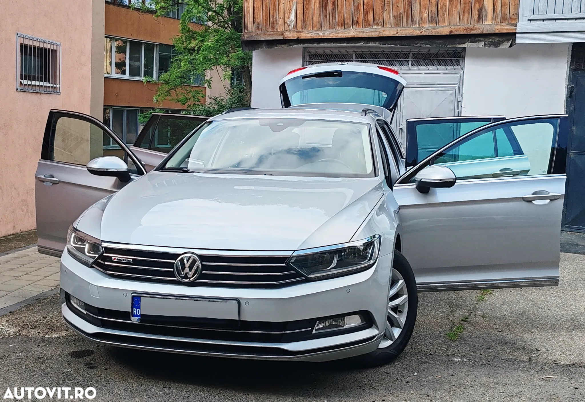 Volkswagen Passat Variant 2.0 TDI DSG 4Motion Comfortline - 4