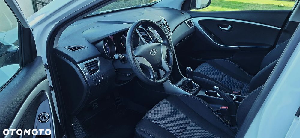 Hyundai i30 blue 1.4 Style - 8