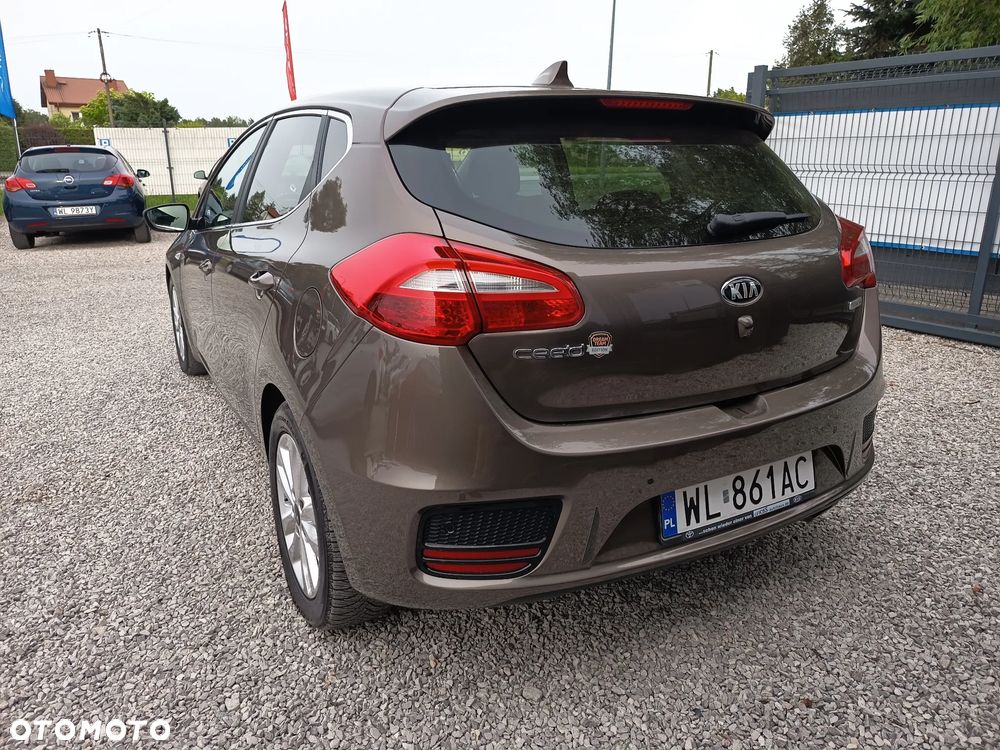 Kia Ceed 1.6 GDI Dream Team Edition - 8