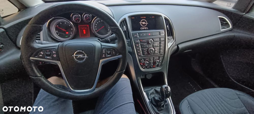 Opel Astra 2.0 CDTI Exklusiv - 12