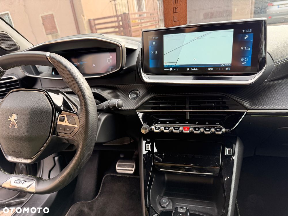 Peugeot 2008 PureTech 130 EAT8 GT - 12