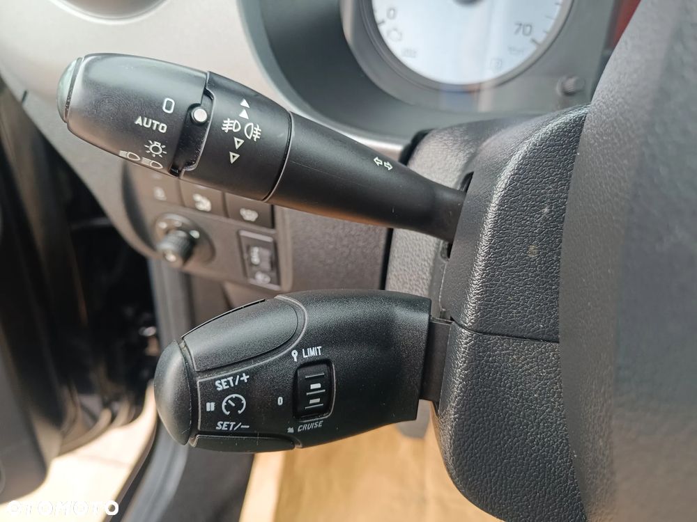 Citroën Berlingo Multispace BlueHDi 120 S&S SHINE - 23