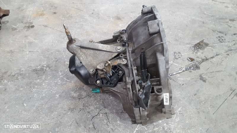 CAIXA VELOCIDADES NISSAN MICRA III 2005 - 4