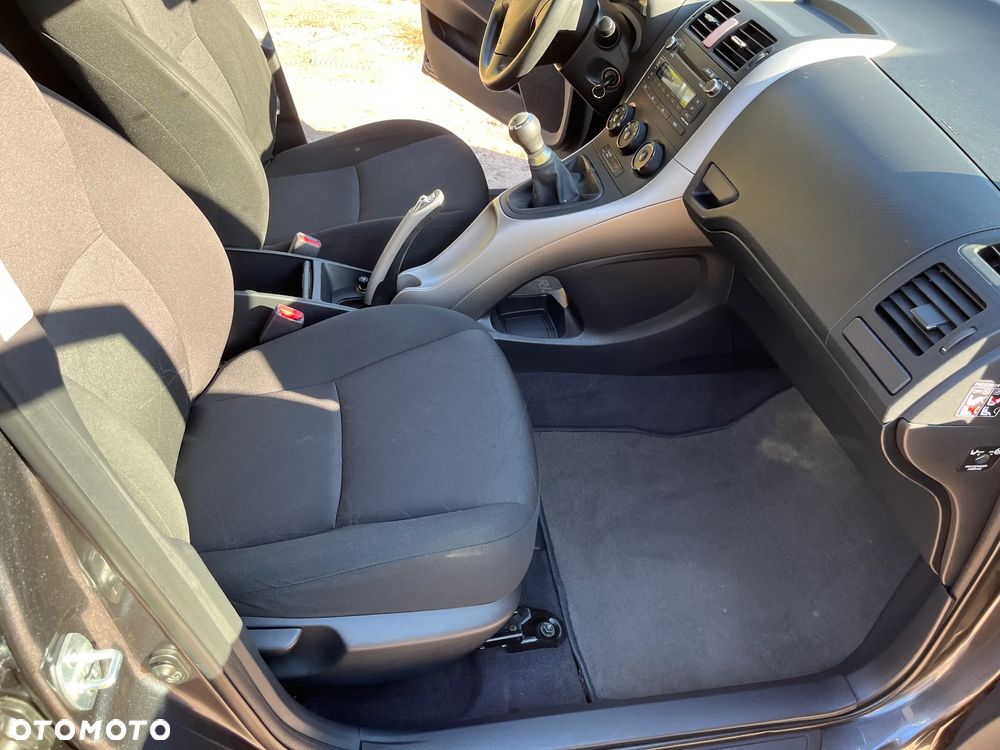 Toyota Auris 1.4 VVT-i - 19