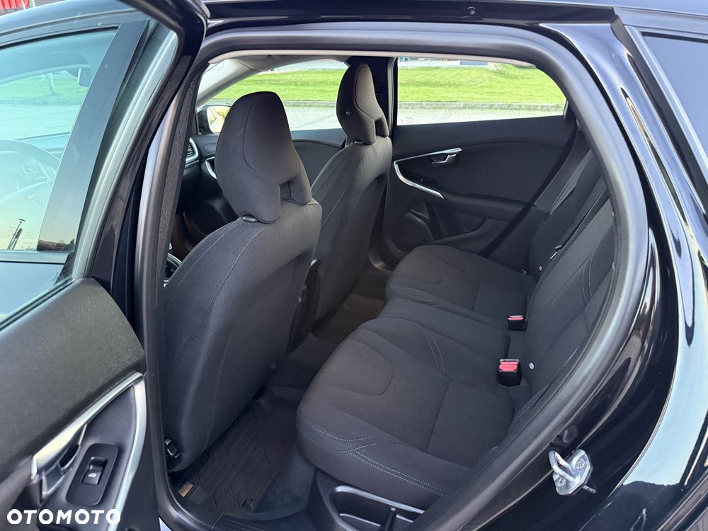 Volvo V40 - 16