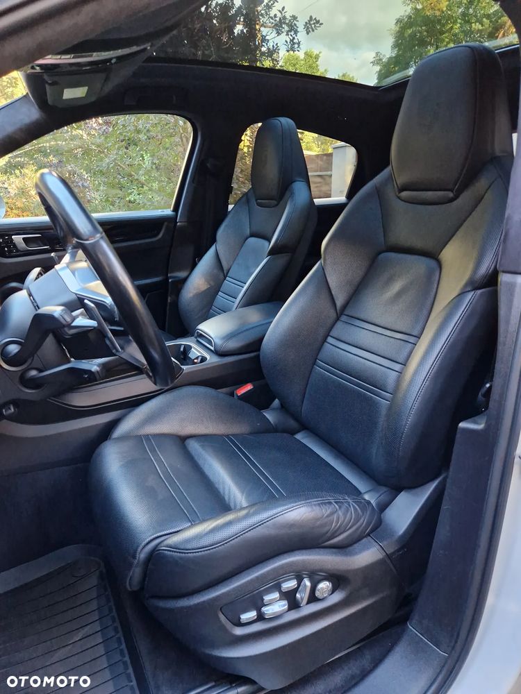 Porsche Cayenne S Platinum Edition - 12