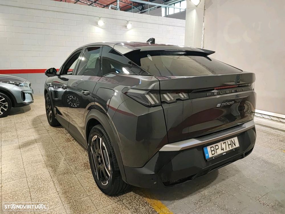 Peugeot E-3008 73 kWh Allure - 3