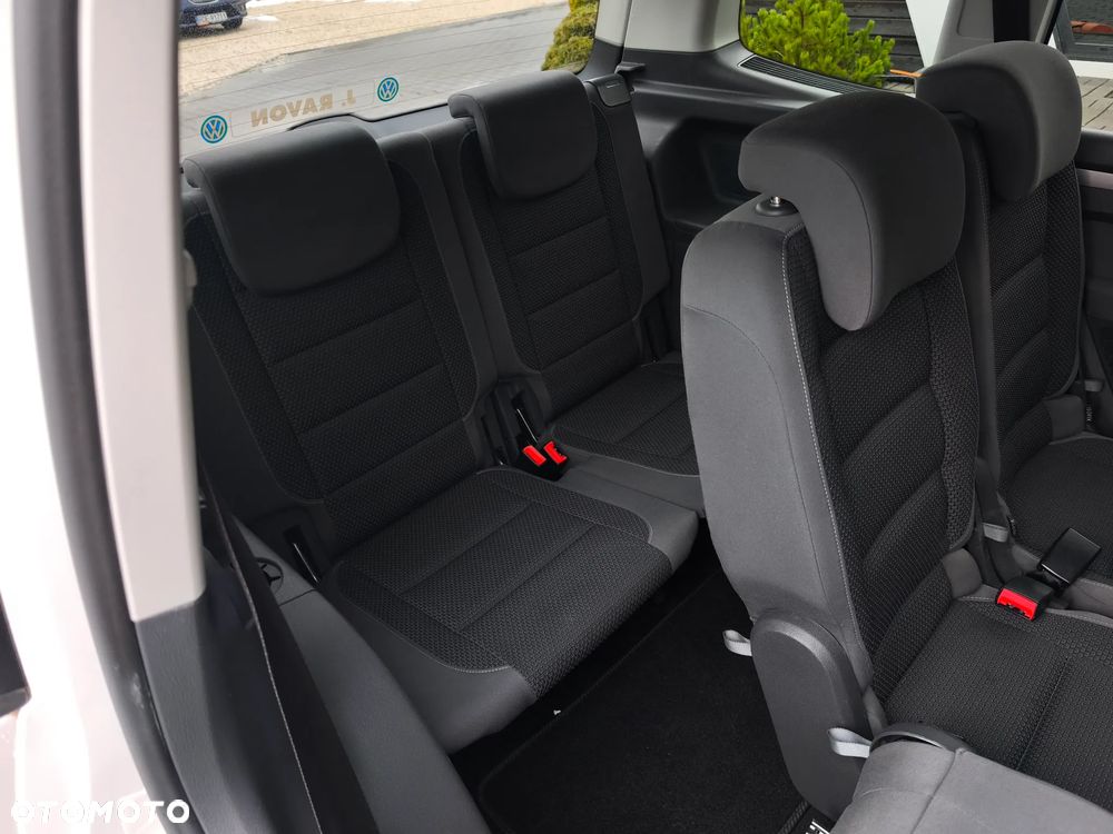 Volkswagen Touran - 24