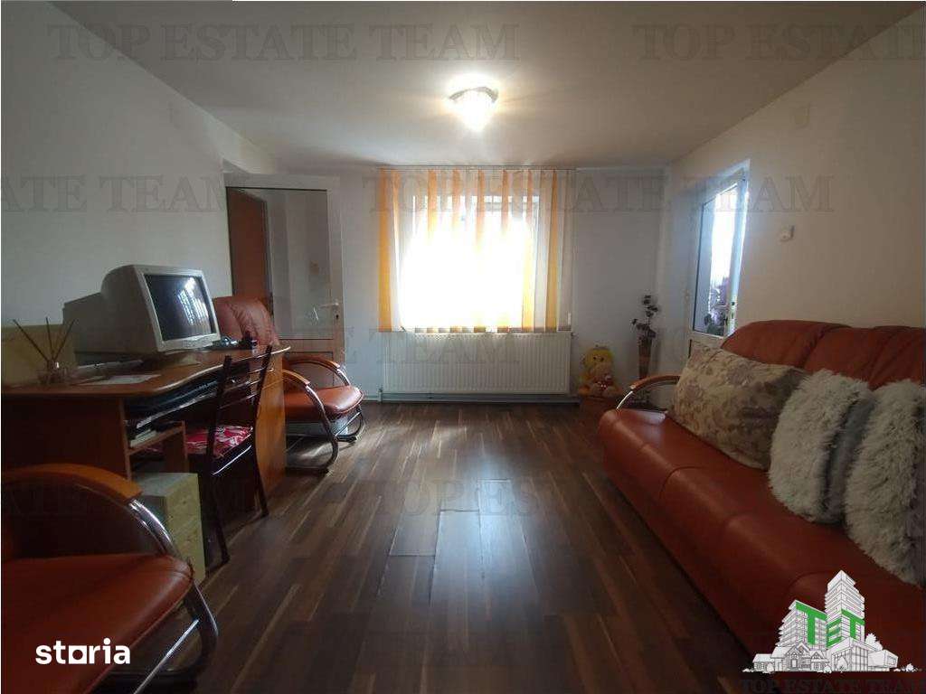 Casa individuala cu teren generos 700 mp, panouri fotovoltaice, langa - Imagine principală: 4/12